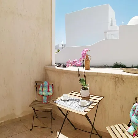 Willa Thira *