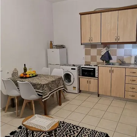 Villa Thira Perissa (Santorini)