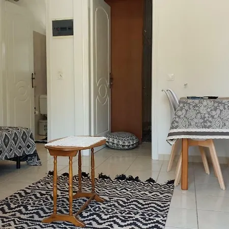 Thira Villa Perísza